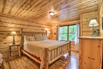 The HoneyBee Cabin Private Porch and Hot Tub - image 14