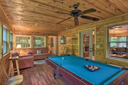 The Wishing Well Cabin Pool Table Firepit - image 9