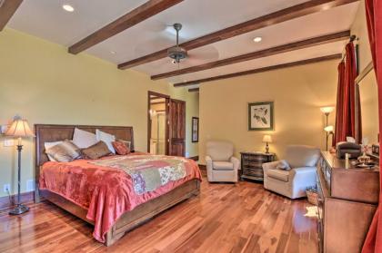 Owls Nest Estate Top Floor with Shared Pool! - image 12