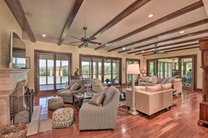 Owls Nest Estate Top Floor with Shared Pool! - image 2