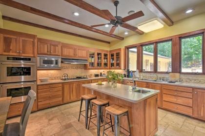 Owls Nest Estate Top Floor with Shared Pool! - image 7