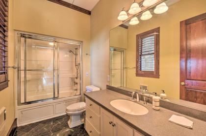 Inviting Bottom-Floor Apartment at Owls Nest! - image 10