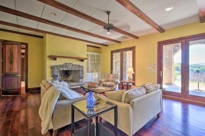Inviting Bottom-Floor Apartment at Owls Nest! - image 2