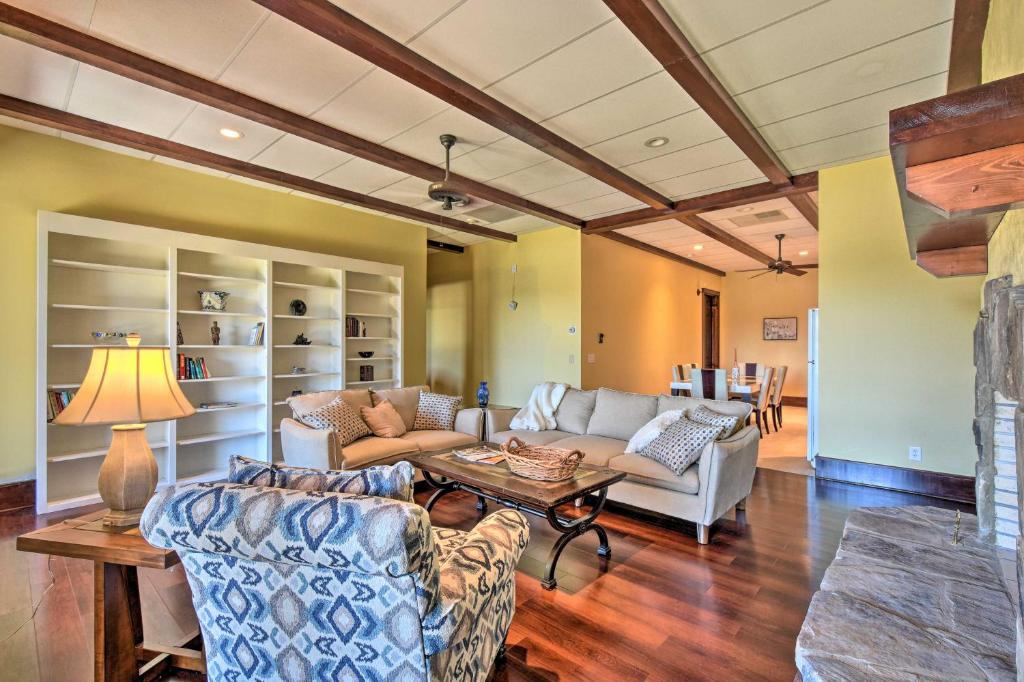 Inviting Bottom-Floor Apartment at Owls Nest! - image 7