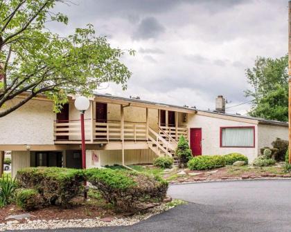 Econo Lodge Clarks Summit Pa