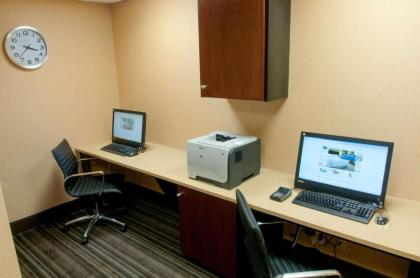 Hampton Inn Clarksville - image 7