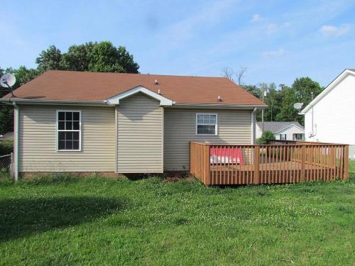 Beautiful cul-de-sac home!!! with a FENCED IN YARD! - main image