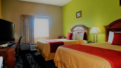 Oak Tree Inn & Suites - image 13