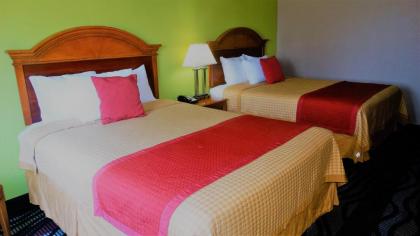 Oak Tree Inn & Suites - image 14