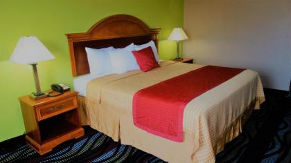 Oak Tree Inn & Suites - image 8