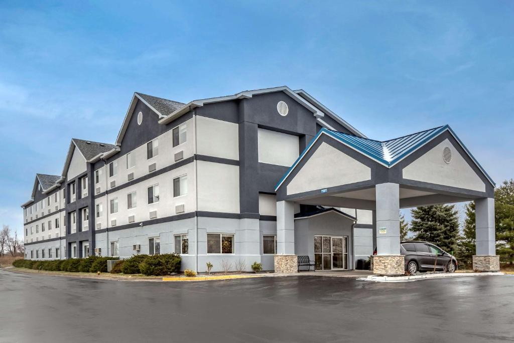Comfort Inn & Suites Liverpool NY - image 3