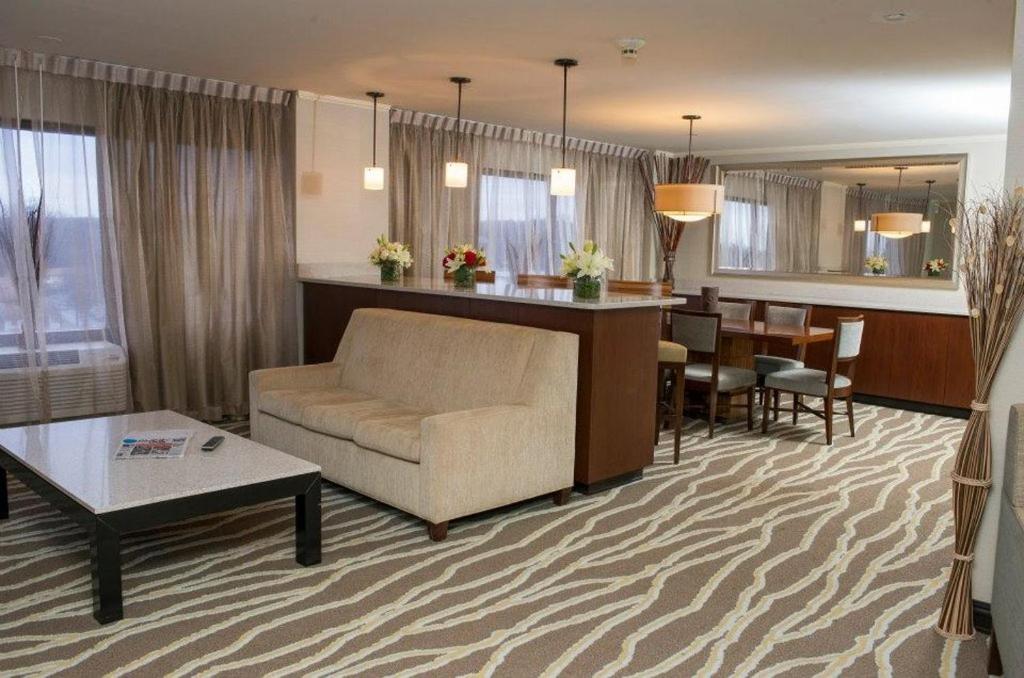 Crowne Plaza Wilmington North an IHG Hotel - image 3