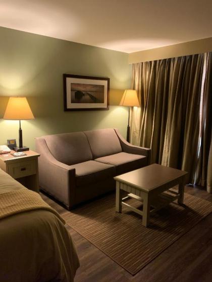 1000 Islands Harbor Hotel - image 9