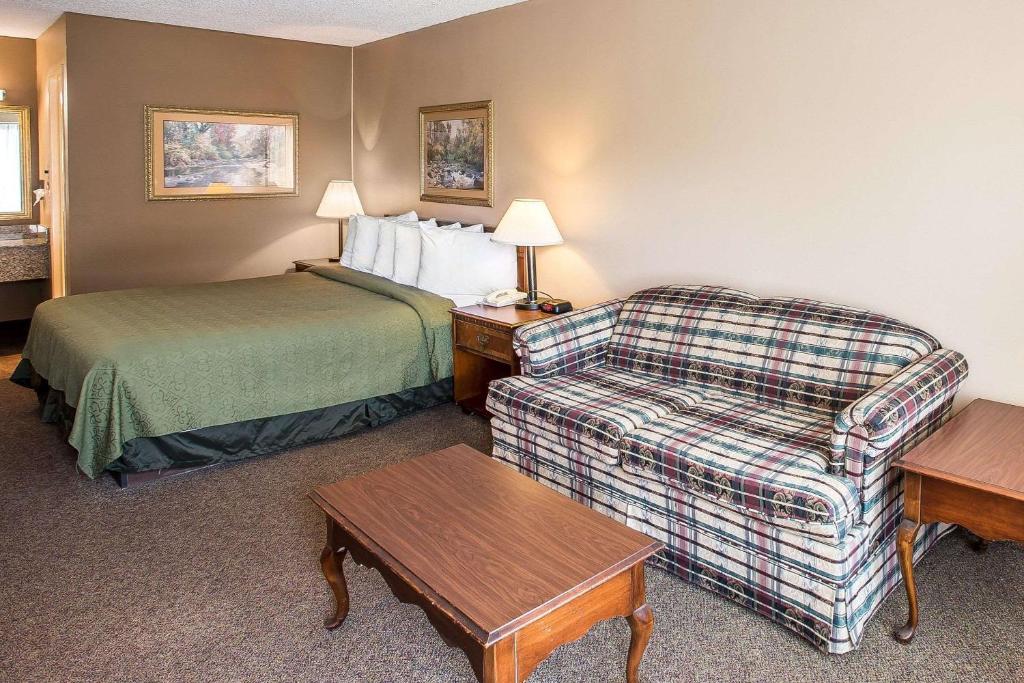 Quality Inn & Suites Mount Chalet - image 5