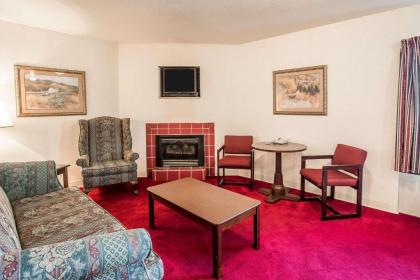 Quality Inn & Suites Mount Chalet - image 9