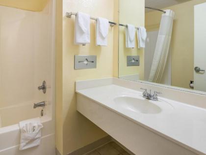 Americas Best Value Inn - Clayton - image 8