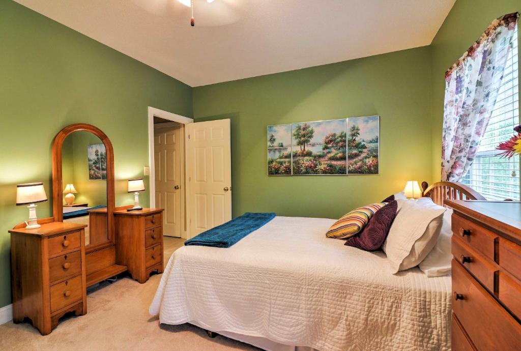 Clayton Condo on Kingwood Golf Course Near Main St - image 4