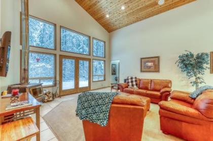 Elk Tracks Lodge - image 3
