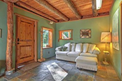 Cozy Easton Cabin with Wenatchee Natl Forest Views