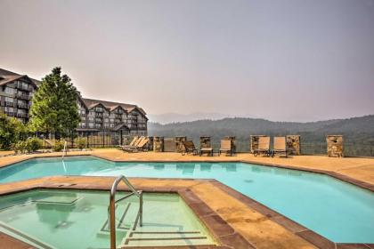 Chic Cle Elum Resort Condo with Pool and Views!