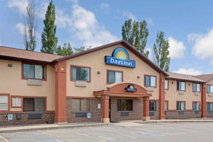 Days Inn by Wyndham Clearfield - image 1