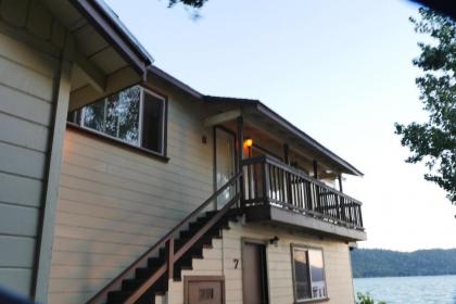 Overlooking clearlake from the living room - image 15