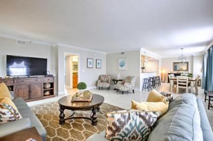 Oceanfront Condo with Pool-Walk to Clearwater Beach!