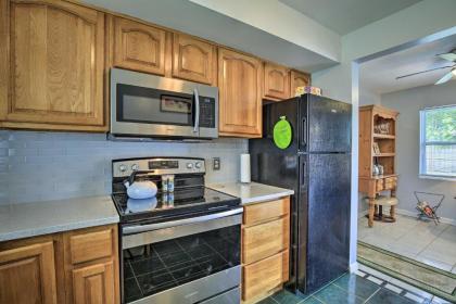 Retreat with Patio 6 mi to Clearwater Beach! - image 8