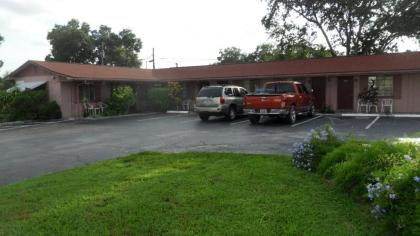 Skylit Motel - image 5