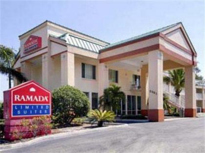 Econo Lodge Inn and Suites (ex Ramada Limited and Suites)