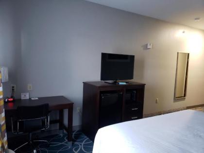 Days Inn & Suites by Wyndham Cleburne TX - image 14