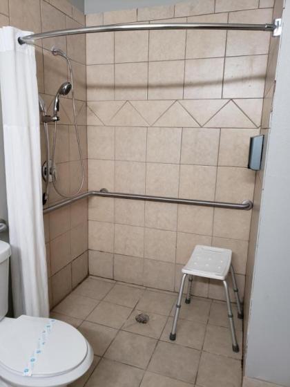 Days Inn & Suites by Wyndham Cleburne TX - image 15