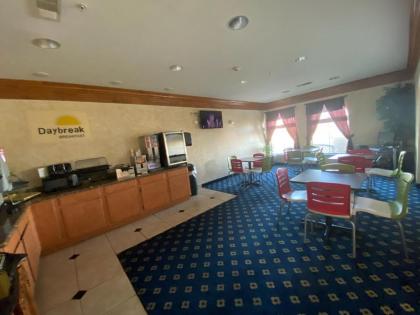 Days Inn & Suites by Wyndham Cleburne TX - image 8