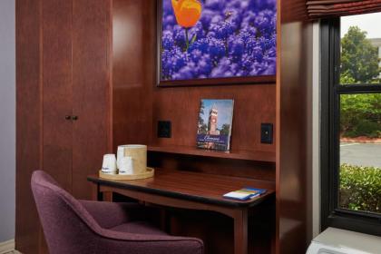 Hampton Inn Clemson - image 11