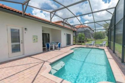 Wonderful 4 bedroom house in High Grove with its own swimming pool - image 4
