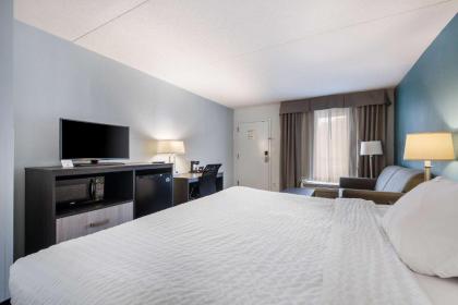 Clarion Inn Cleveland - image 12