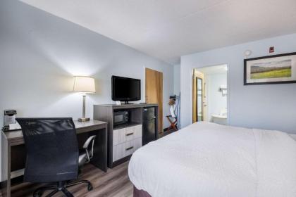 Clarion Inn Cleveland - image 20