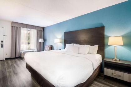 Clarion Inn Cleveland - image 9