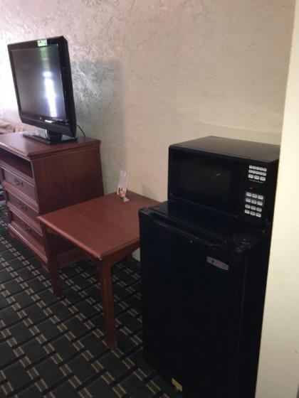 Applegate Inn - image 3