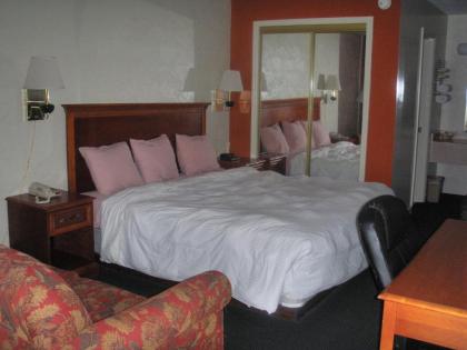 Applegate Inn - image 5
