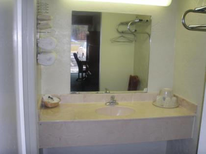 Applegate Inn - image 6