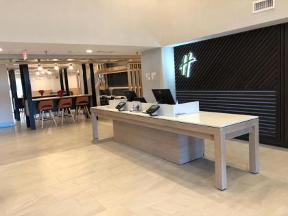 Holiday Inn Cleveland an IHG Hotel - image 2