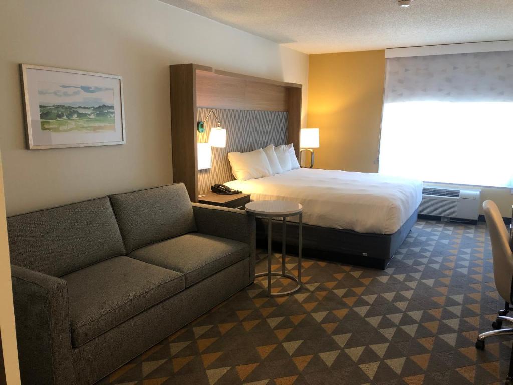 Holiday Inn Cleveland an IHG Hotel - image 3