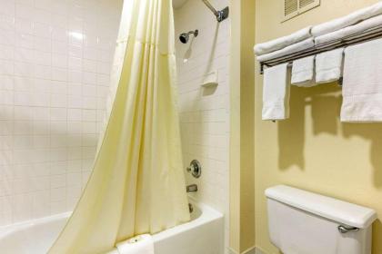 Quality Inn Cleveland - image 10