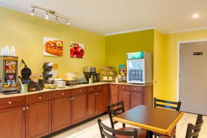 Quality Inn Cleveland - image 8