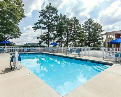 Econo Lodge Cleveland - image 14
