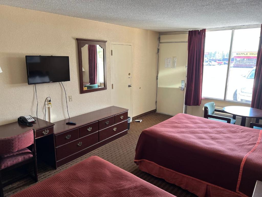 Howard Johnson by Wyndham Cleveland - image 4