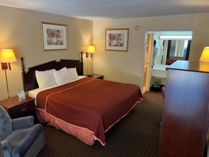 Howard Johnson by Wyndham Cleveland - image 6