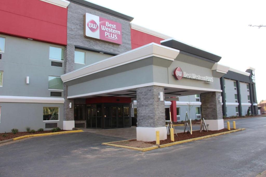 Comfort Inn & Suites Cleveland - main image