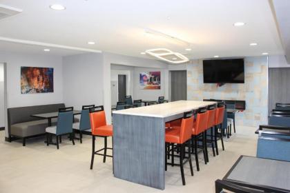 Comfort Inn & Suites Cleveland - image 10